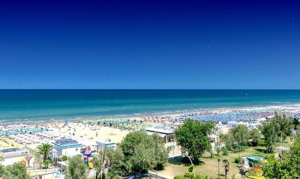 Hotel Los Angeles - Fronte Mare Riccione Esterno foto