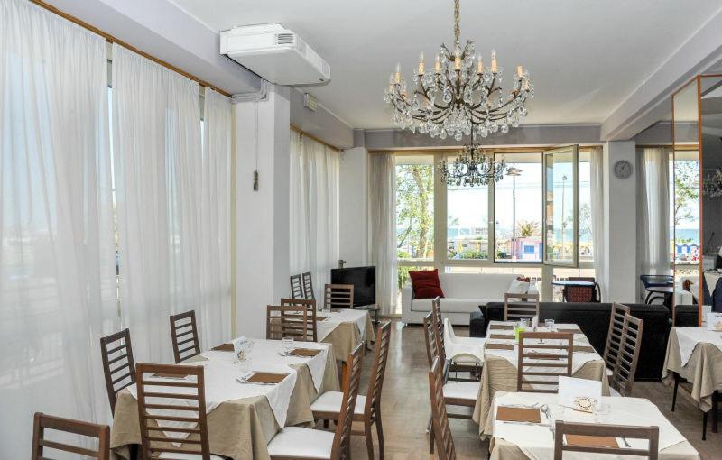 Hotel Los Angeles - Fronte Mare Riccione Esterno foto