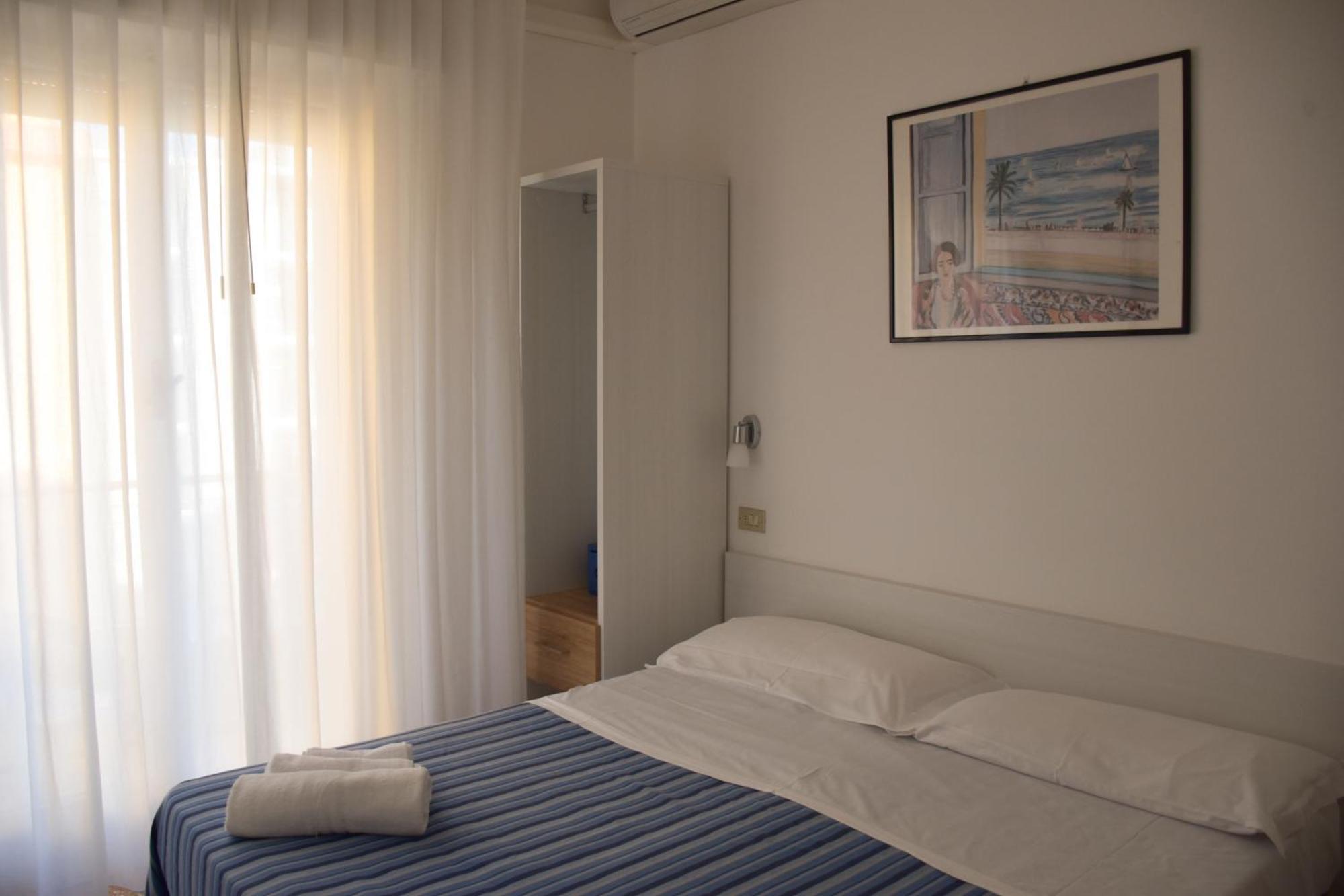 Hotel Los Angeles - Fronte Mare Riccione Esterno foto
