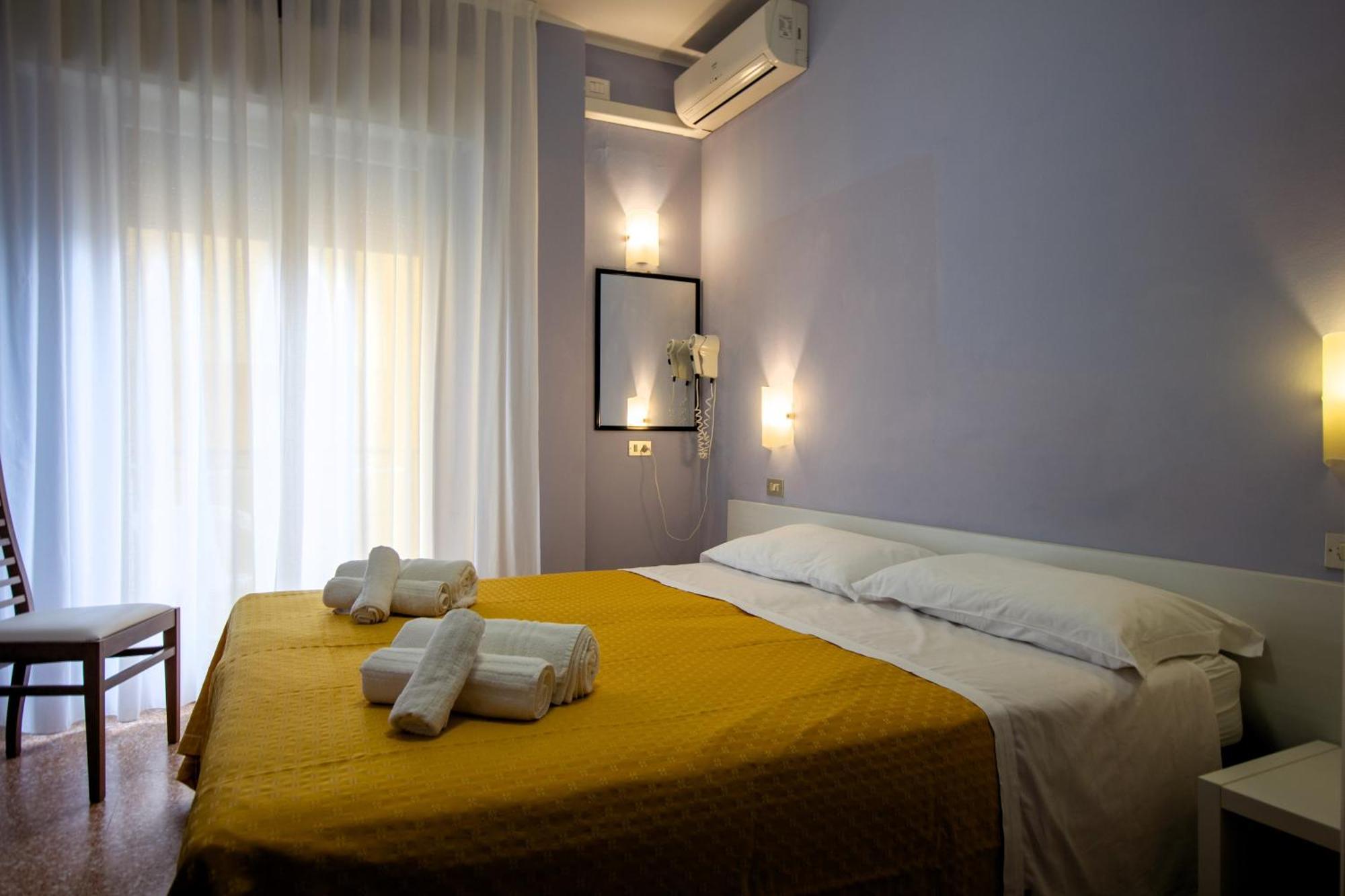 Hotel Los Angeles - Fronte Mare Riccione Esterno foto
