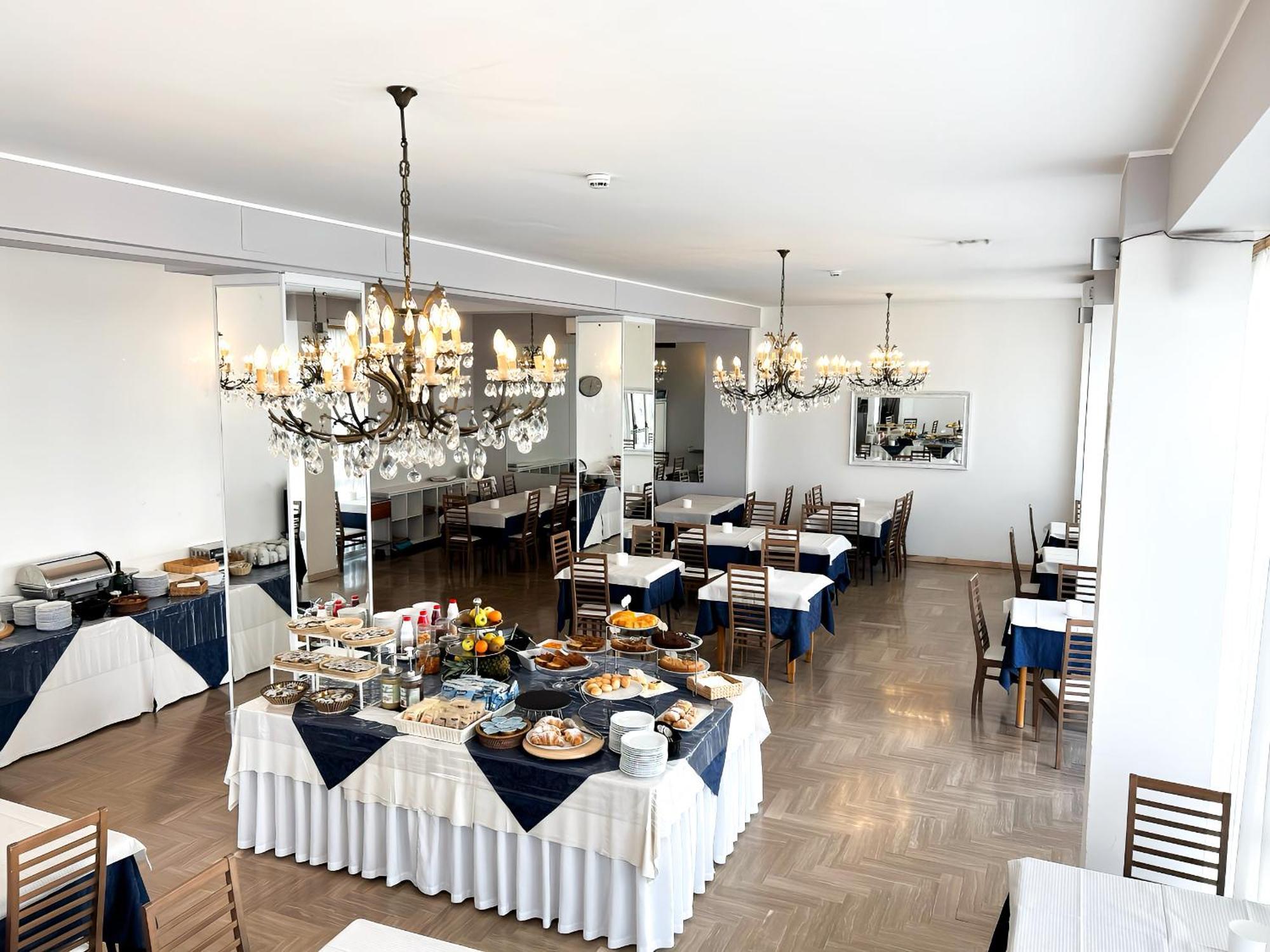 Hotel Los Angeles - Fronte Mare Riccione Esterno foto