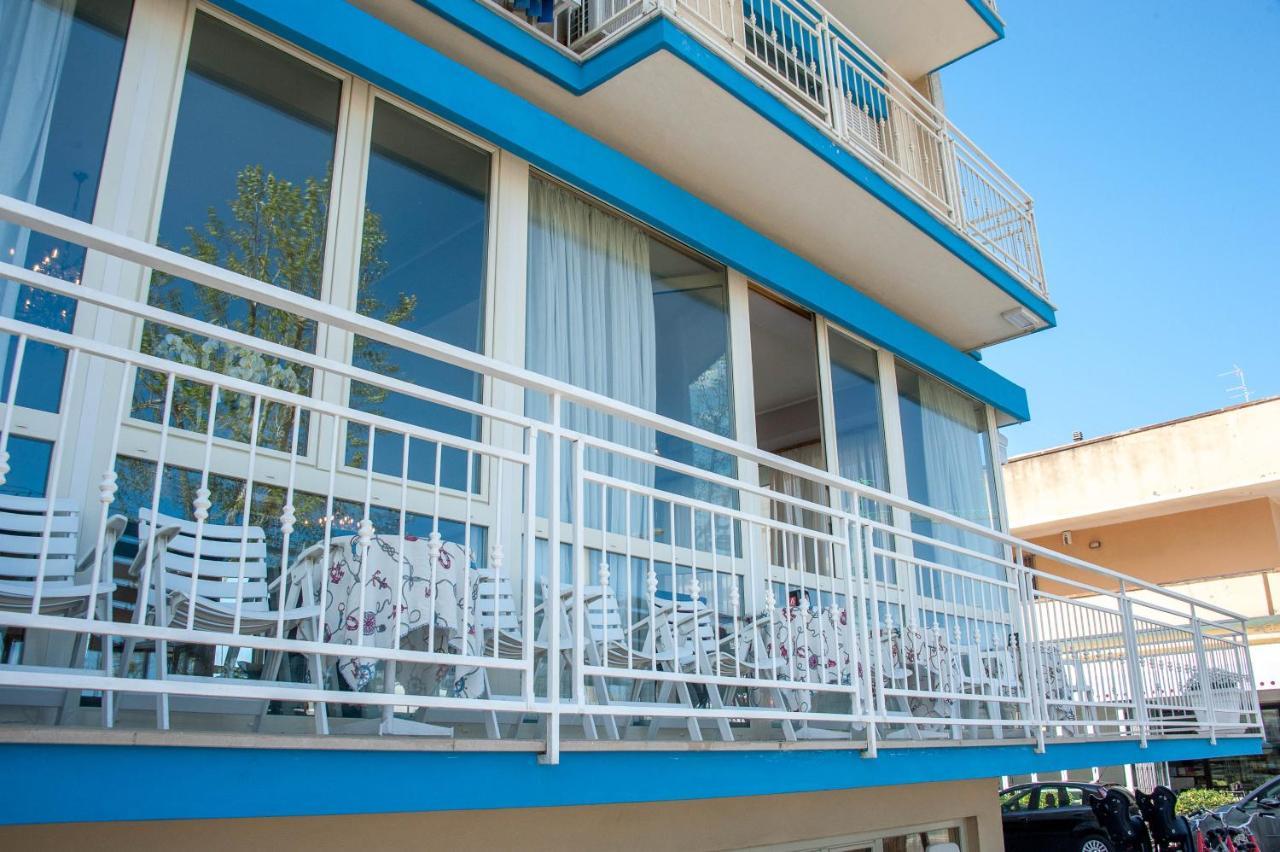 Hotel Los Angeles - Fronte Mare Riccione Esterno foto
